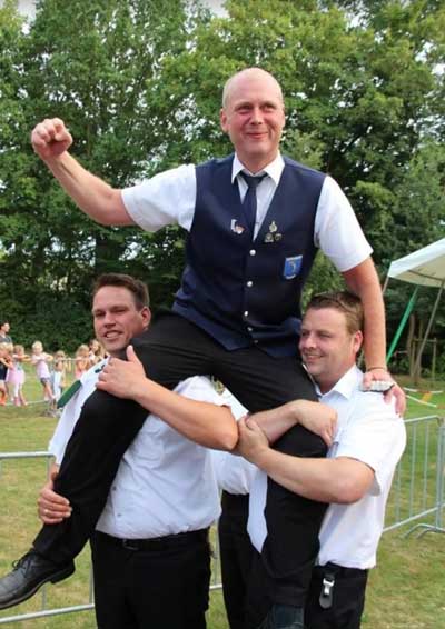 Foto 14 Jörg Schäfers beim Vogelschießen 2018